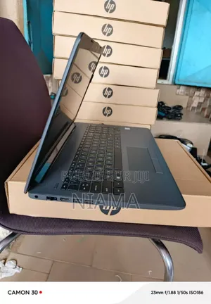Neuf Ordinateur Portable HP EliteBook 725 8GB Intel Core I5 SSD 256GB