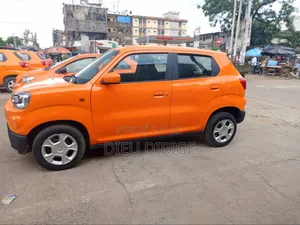 Neuf Suzuki S-Presso 2023 Orange