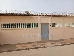 3chbre Villa dans Yozalem, Cocody à Vendre