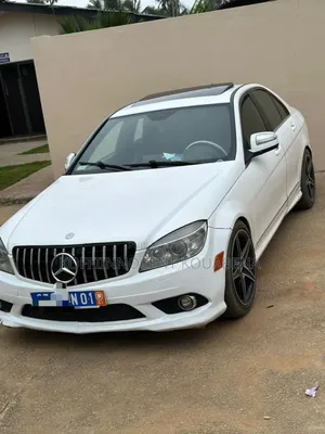 Mercedes-Benz C300 2009 Blanc cassé
