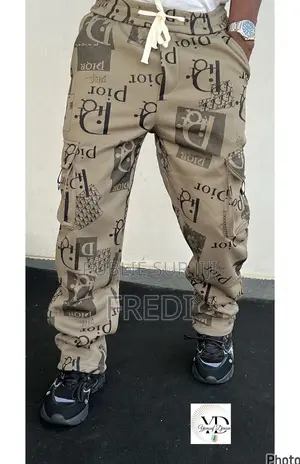 Cargo Homme De Qualité
