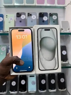 Neuf Apple iPhone 15 128 GB Noir