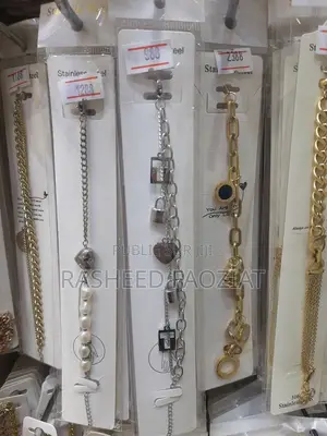 Chaîne Avec Bracelets