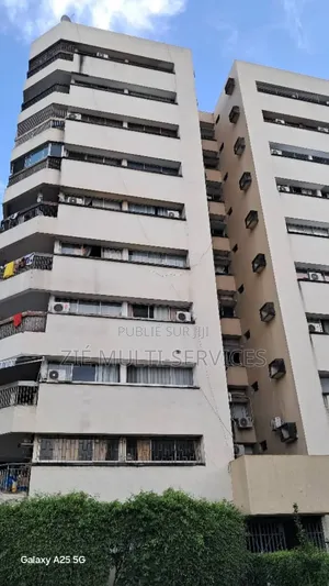 Furnished 5chbre Appartement dans Zié Multi-Service, Cocody à Vendre