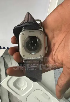 Apple Watch Ultra 1 Quasi Neufs