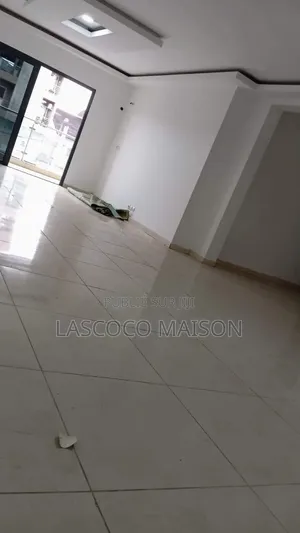 2chbre Appartement dans Lascoco Maison, Cocody à Louer