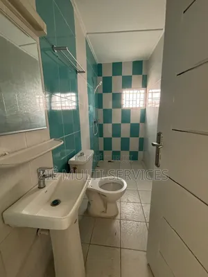 4chbre Villa dans Zié Multi-Service, Cocody à Vendre
