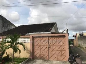 5chbre Villa dans Zié Multi-Service, Cocody à Vendre