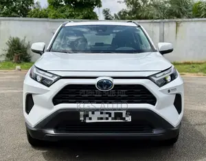 Toyota RAV4 XLE 2025 Blanc