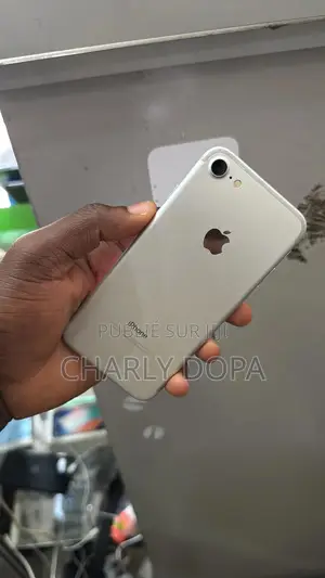 Pomme iPhone 7 32 GB Argenté