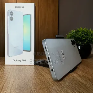 Neuf Samsung Galaxy A06 64 GB Blanc