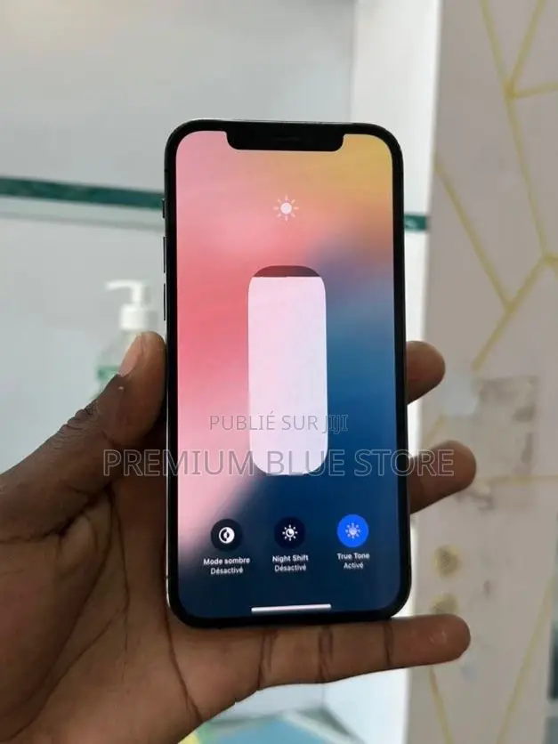 Neuf Pomme iPhone 12 Pro 128 GB Noir