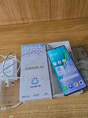 Neuf Tecno Camon 40 256 GB Vert