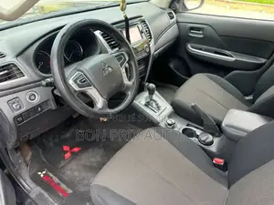 Mitsubishi L200 2023 Noir
