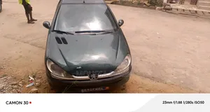 PEUGEOT 206 2001 Vert