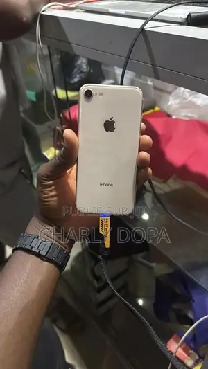Pomme iPhone 8 64 GB Doré