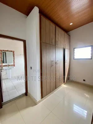 5chbre Duplex dans Ismaël Coulibaly, Cocody à Louer