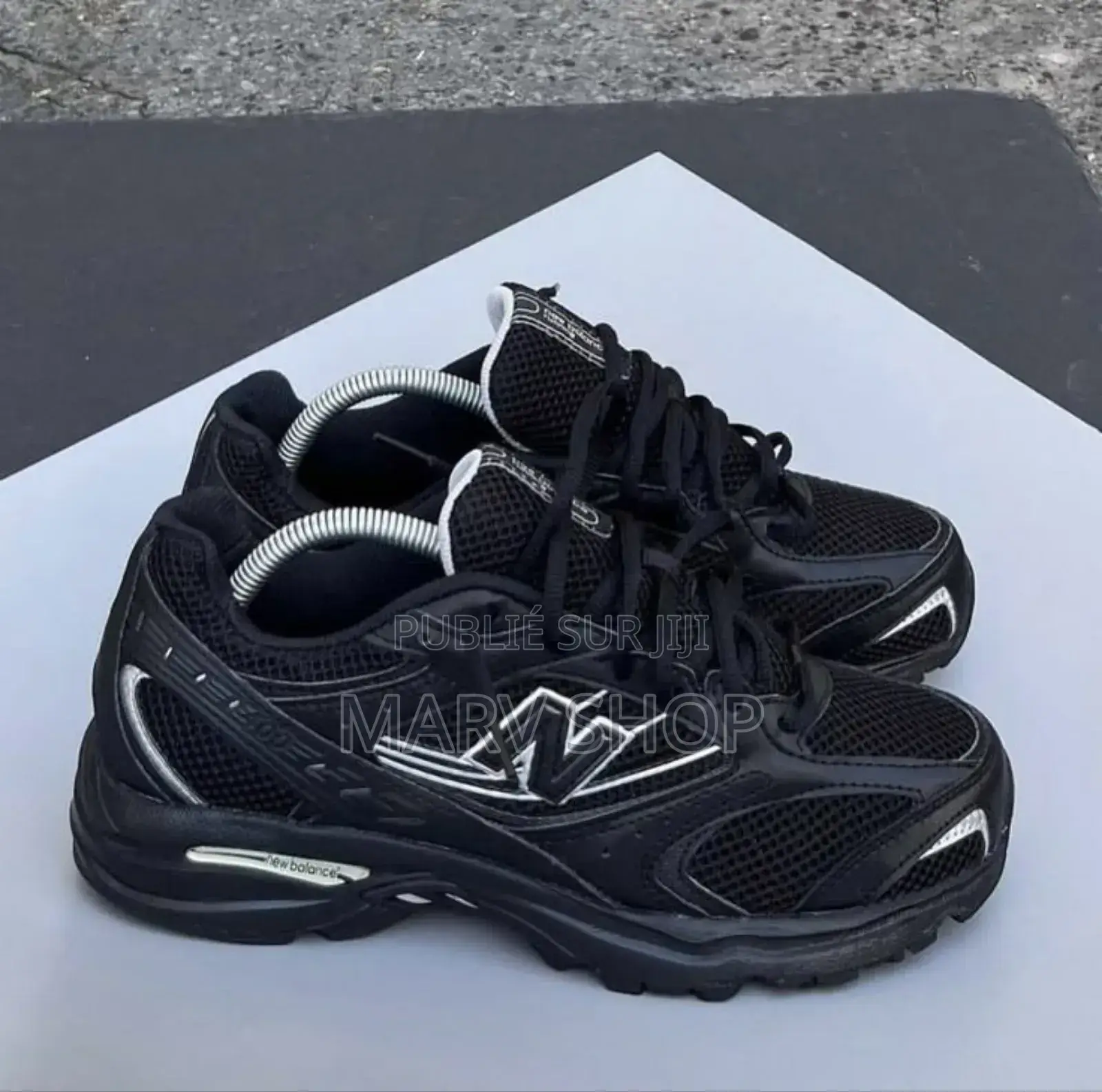New Balance 400