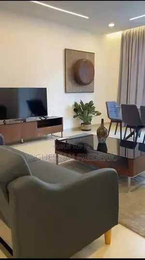 Meublé 2chbre Appartement dans Marcory à Louer
