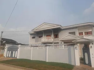*A Louer* 
Une Villa Duplex Haut Standing De 10 Pièces
