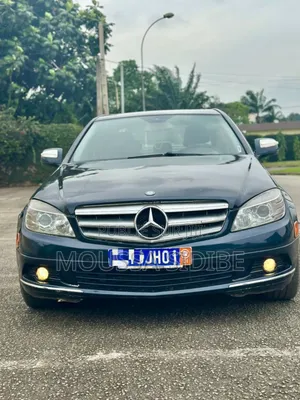 Mercedes-Benz C300 Luxury Sedan AWD (3.0L 6cyl 7A) 2009 Bleu