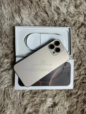 Neuf Apple iPhone 16 Pro Max 256 GB Doré