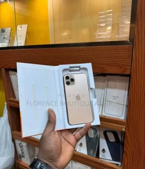 Neuf Apple iPhone 11 128 GB Doré