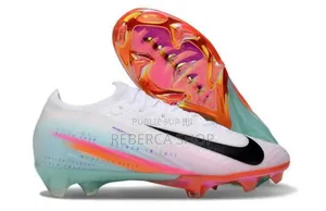 Paires De Crampons Nike
