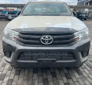 Neuf Toyota Hilux 2025 Bleu