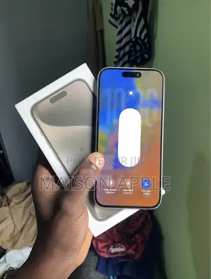 Neuf Apple iPhone 15 Pro 512 GB