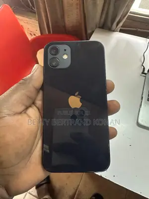 Apple iPhone 12 64 GB Noir