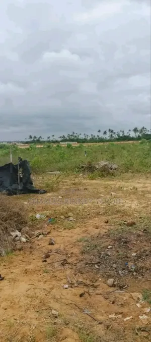 Terrain De 600m2en Vente a Assouinde