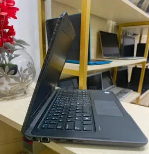 Neuf Ordinateur Portable Dell Latitude 3380 8GB Intel Core I3 HDD 500GB