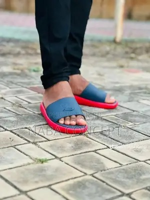 Claquette Chic Et Doux À Porté