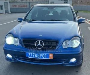Mercedes-Benz C200 2005 Bleu