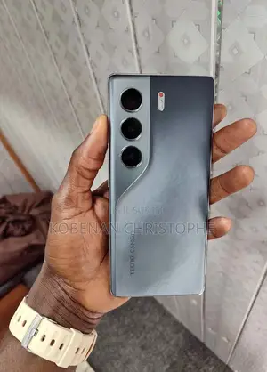 Nouveau Tecno Camon 40 Pro 4G 256 GB Bleu