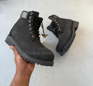 Des Bottes Noires