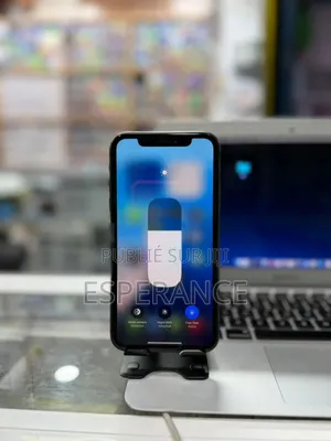 Apple iPhone 11 64 GB Noir