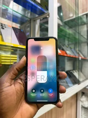 Apple iPhone XR 64 GB Noir