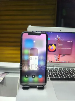 Apple iPhone XR 64 GB Noir