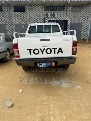 Toyota Hilux Revo Single Cab Deisel 2.4 RWD 2017 Blanc
