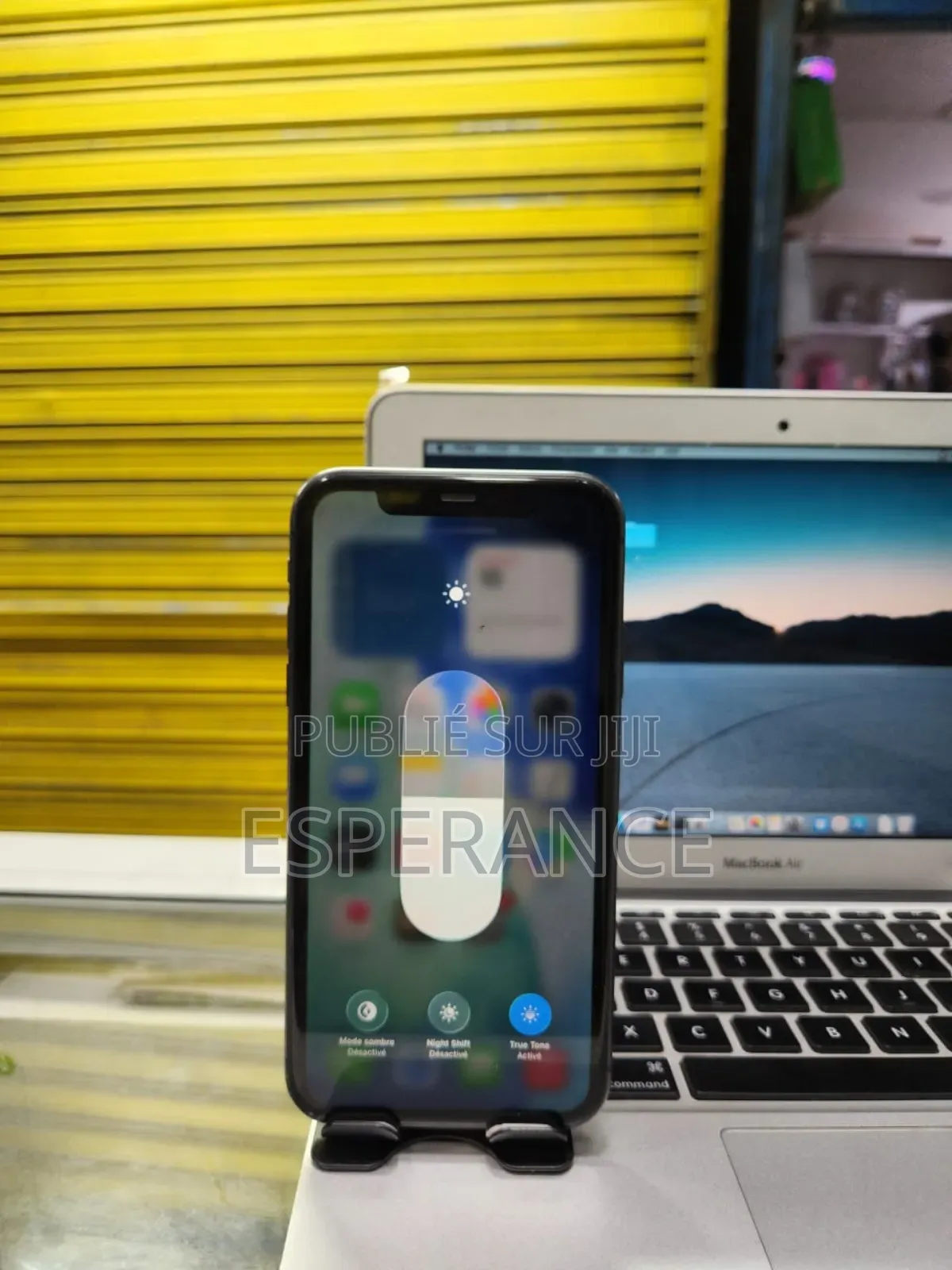 Apple iPhone 11 64 GB Noir