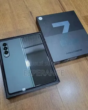 Neuf Samsung Galaxy Z Fold 3 256 GB Noir