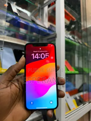 Apple iPhone 12 64 GB Noir