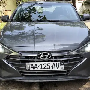 Hyundai Elantra 2020 Gris