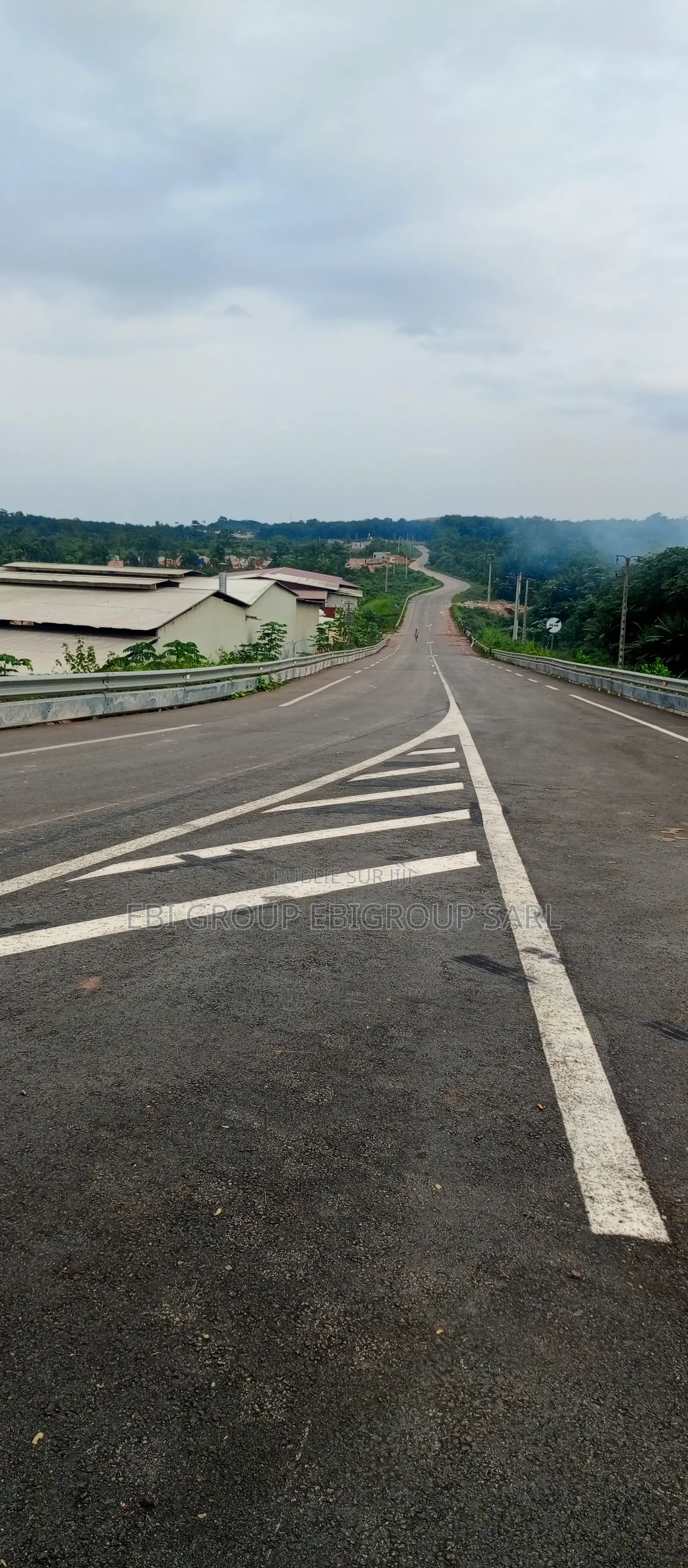 Terrain 8120 M2 a Cocody en Bordure Acd