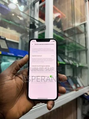 Apple iPhone 12 64 GB Noir