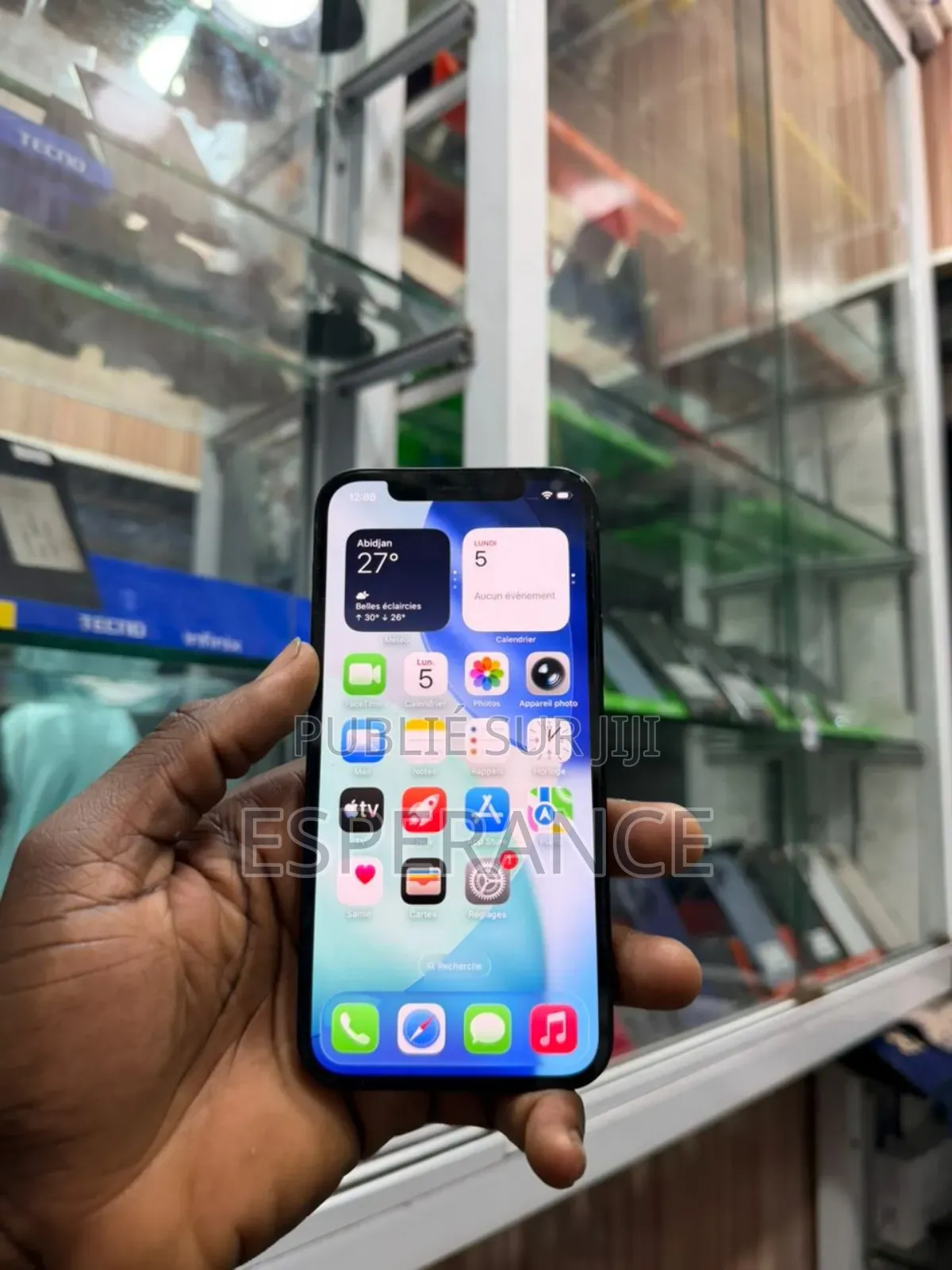 Apple iPhone 12 64 GB Noir