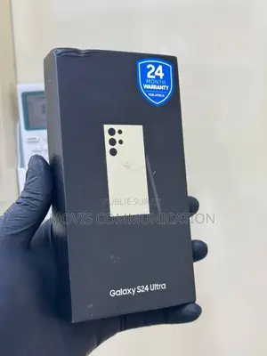 Neuf Samsung Galaxy S24 Ultra 256 GB Doré