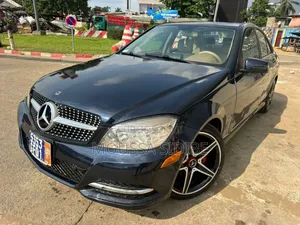 Mercedes-Benz C300 Luxury Sedan AWD (3.0L 6cyl 7A) 2009 Noir